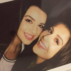 Meet your Posher, Hilary